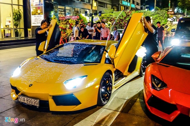 Dan sieu xe va xe sang xuat hien o trung tam Sai Gon hinh anh 8