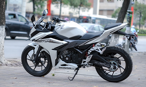 Honda CBR150R 2016 đầu tiên về Hà Nội giá trên 100 triệu 1
