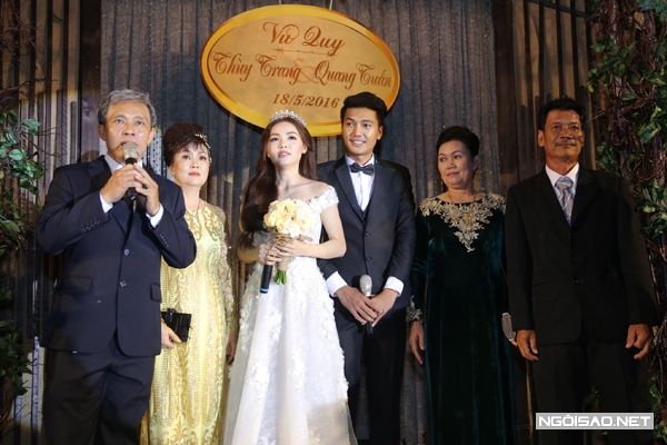 Quang Tuấn - Linh Phi say đắm trong tiệc cưới