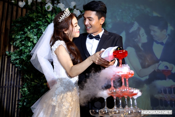 Quang Tuấn - Linh Phi say đắm trong tiệc cưới