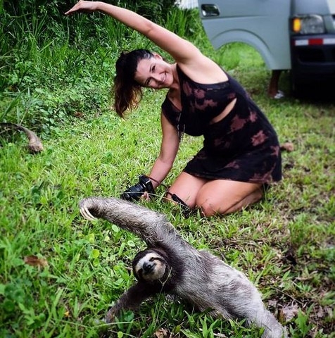 Con lười nổi tiếng vì biết tập yoga - 2