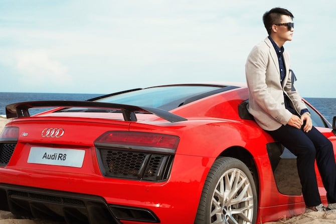 Công Vinh khoe dáng với Audi R8 Coupé hàng độc - ảnh 4