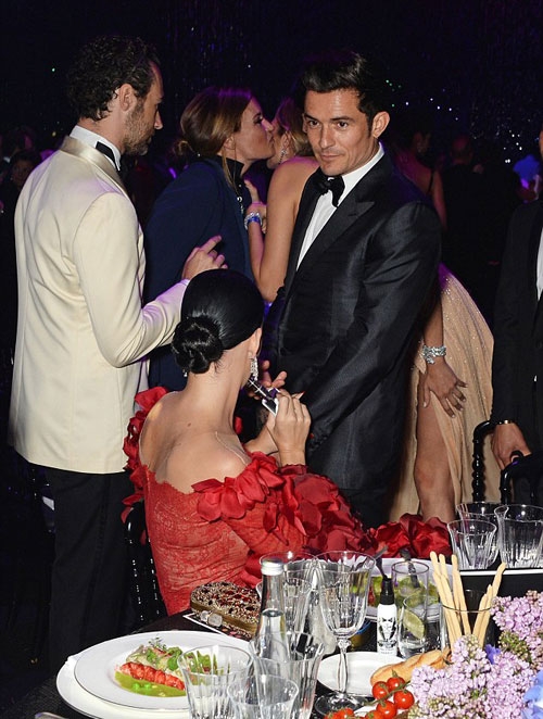 Katy Perry như đóa hoa rực rỡ dự tiệc cùng Orlando Bloom