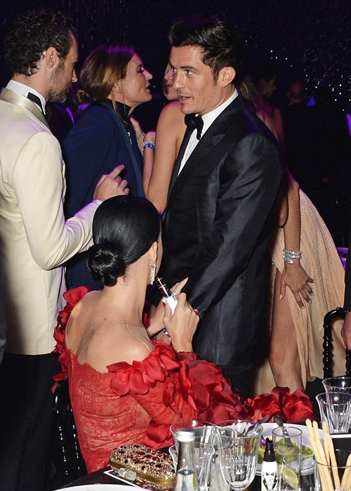 Katy Perry như đóa hoa rực rỡ dự tiệc cùng Orlando Bloom