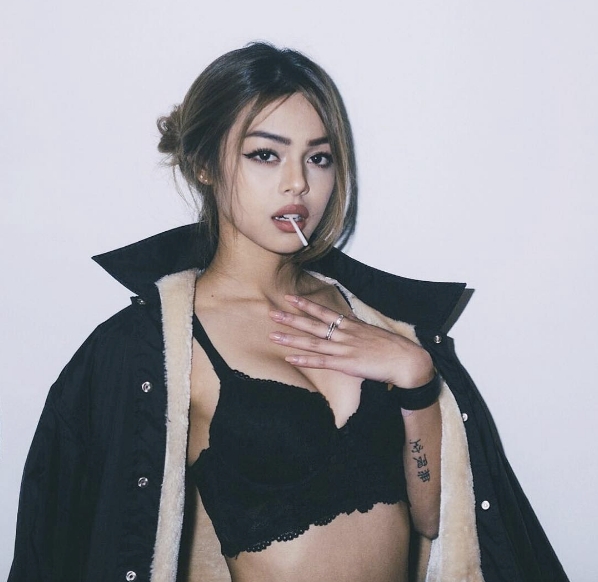 Lily Maymac bi 'tan cong' tren mang vi lo than hinh be nho hinh anh 1