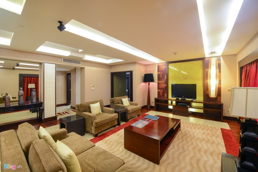 Phòng nguyên thủ tại khách sạn nổi trên mặt hồ Tây3