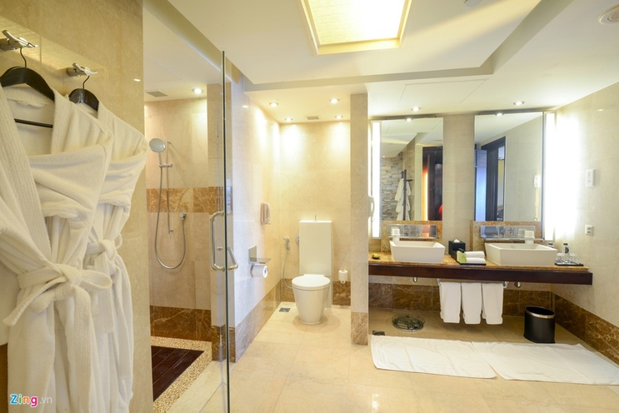 Phòng nguyên thủ tại khách sạn nổi trên mặt hồ Tây8