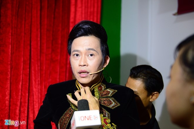 Con trai tin don den truong quay xem Hoai Linh lam giam khao hinh anh 7
