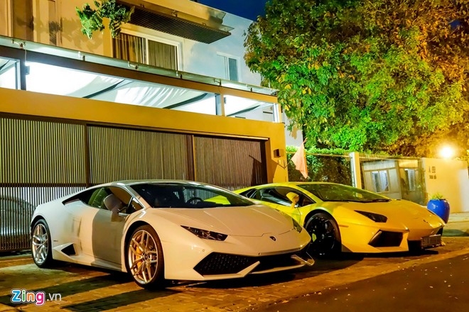 Lamborghini Huracan mau trang lan dau xuong pho Sai Gon hinh anh 2