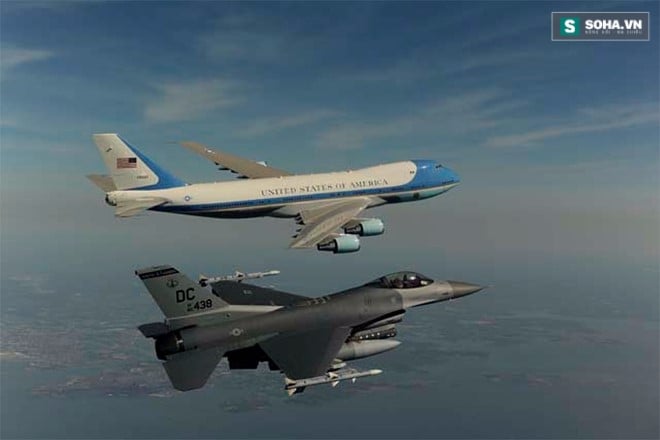 Su-30MK2 sẽ hộ tống Air Force One trong không phận Việt Nam? - Ảnh 1.