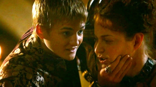 10-canh-bao-luc-va-cuong-buc-gay-soc-trong-game-of-thrones-6