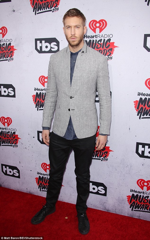 Calvin Harris nhập viện sau tai nạn ô tô nghiêm trọng - Ảnh 1. Calvin Harris nhập viện sau tai nạn ô tô nghiêm trọng - Ảnh 1.