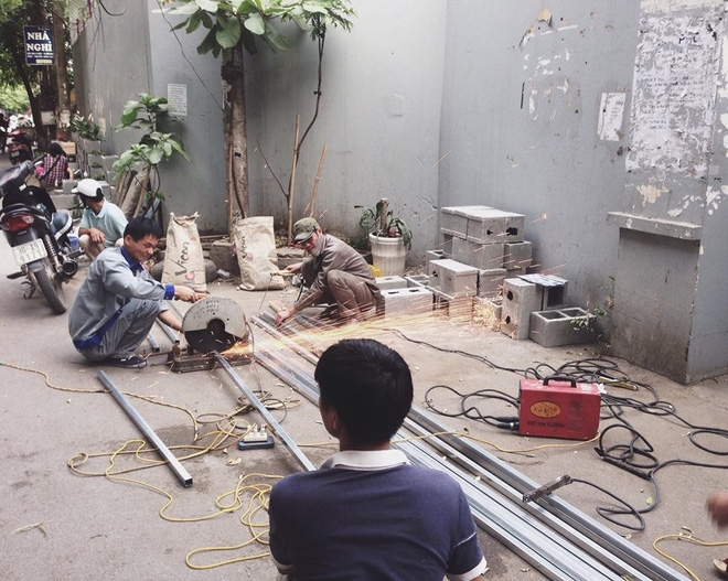 Nhóm sinh viên Hà Nội biến bãi rác dọn 10 năm không sạch thành một vườn hoa - Ảnh 12. Nhóm sinh viên Hà Nội biến bãi rác dọn 10 năm không sạch thành một vườn hoa - Ảnh 12.