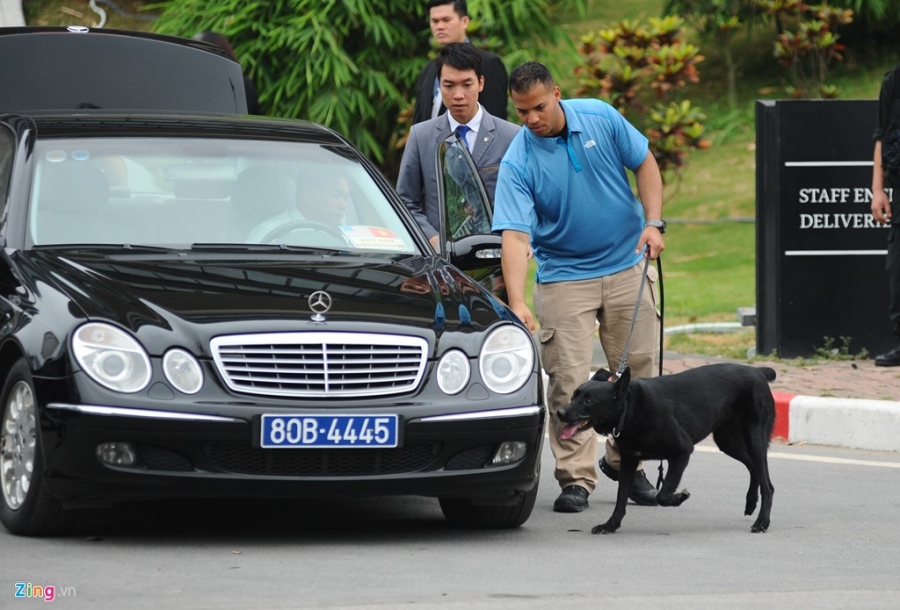 Can canh doi bao ve cua Tong thong Obama tai Ha Noi hinh anh 4