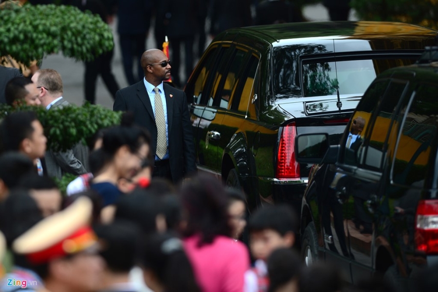 Can canh doi bao ve cua Tong thong Obama tai Ha Noi hinh anh 8