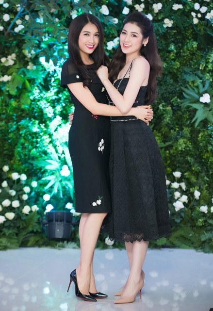 Lệ Hằng kín đáo, Tú Anh khoe vai trần quyến rũ