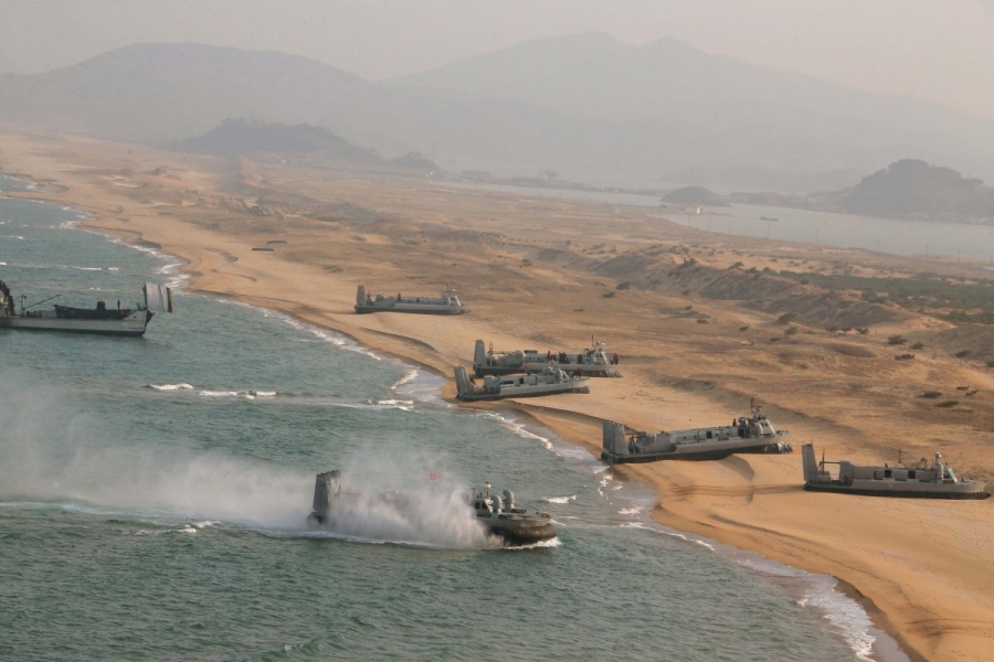 Các tàu đổ bổ Triều Tiên trong một cuộc diễn tập. (Ảnh: KCNA)