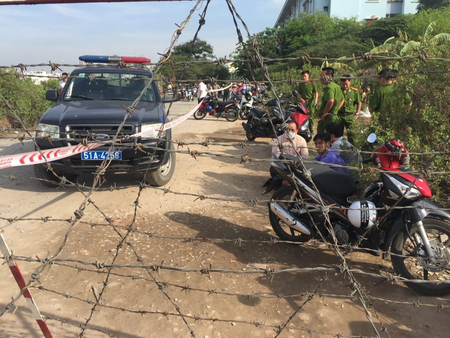 Nhà chức trách phong toả hiện trường.