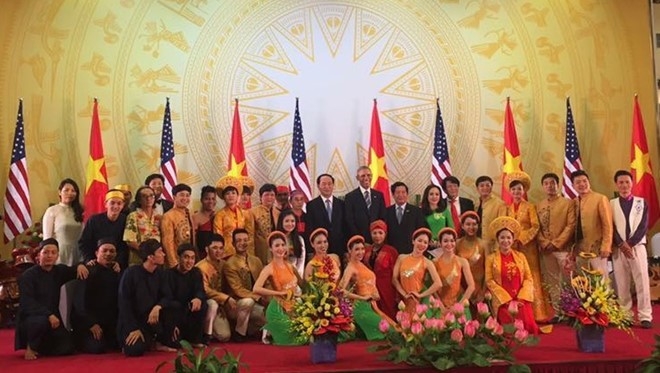 Tong thong Obama thich thu khi nghe dan ca quan ho Bac Ninh hinh anh 2