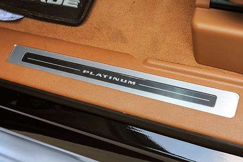 chi-tiet-noi-that-cadillac-escalade-platinum-2016-tai-ha-noi-11
