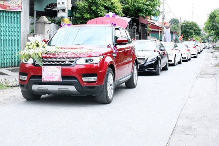 Hon 60 xe sang tien ty 