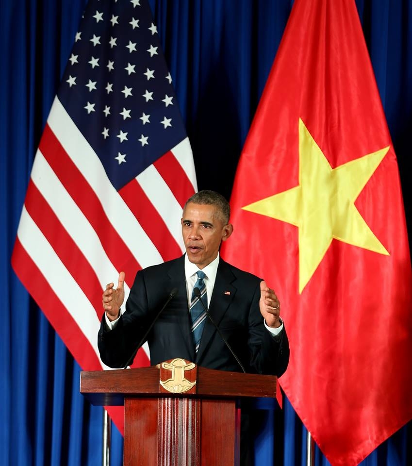 Tổng thống Obama phát biểu tại cuộc họp báo ở Trung tâm Hội nghị Quốc tế, Hà Nội, sáng ngày 23/5 (Ảnh: Hải Minh)
