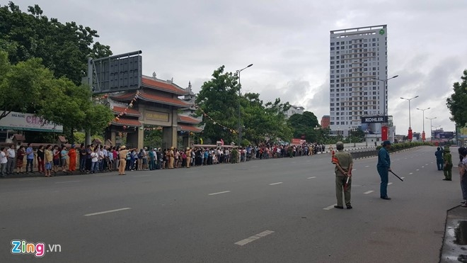 Tong thong Obama di tham chua Ngoc Hoang o Sai Gon hinh anh 10