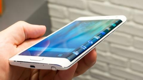Apple an theo Samsung, dat cuoc sinh menh vao iPhone 8
