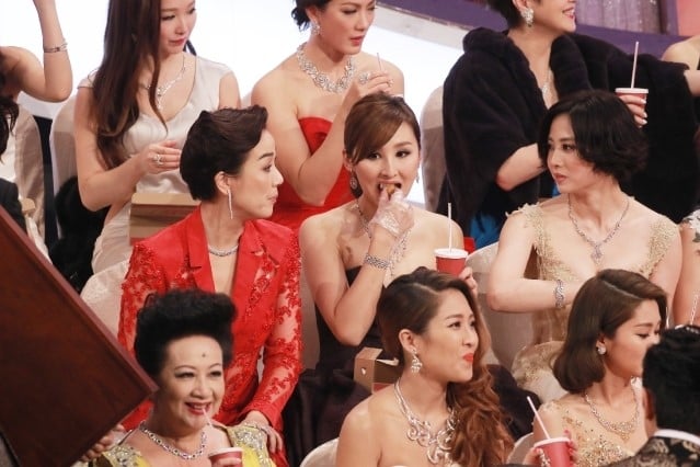 De nghe si an ga ran tren song truyen hinh, TVB bi phat nang hinh anh 1