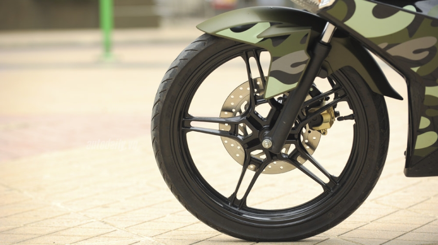 Yamaha exiter camo (19).jpg