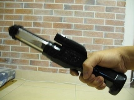 Hai ten cuop nhi di cuop xe bang roi dien hinh anh 1