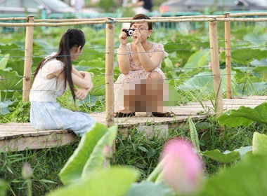 Mùa sen sắp tới, hy vọng các nàng xinh đẹp không đãi chúng ta những cảnh nhức mắt này