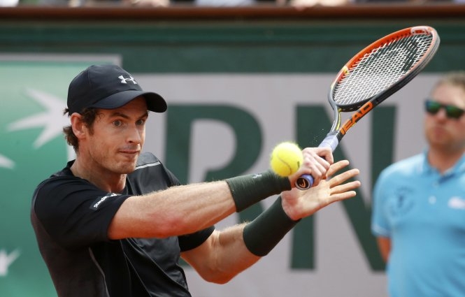 Thay áo, Murray lội ngược dòng vào vòng 3 Roland Garros 