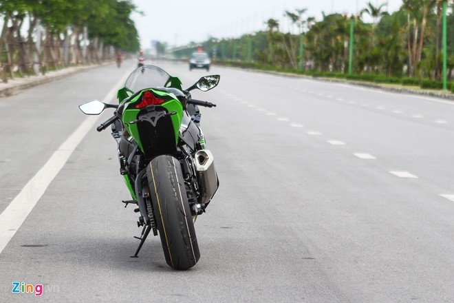 Kawasaki ZX-10R 2016 dau tien tai Ha Noi gia hon 500 trieu hinh anh 5