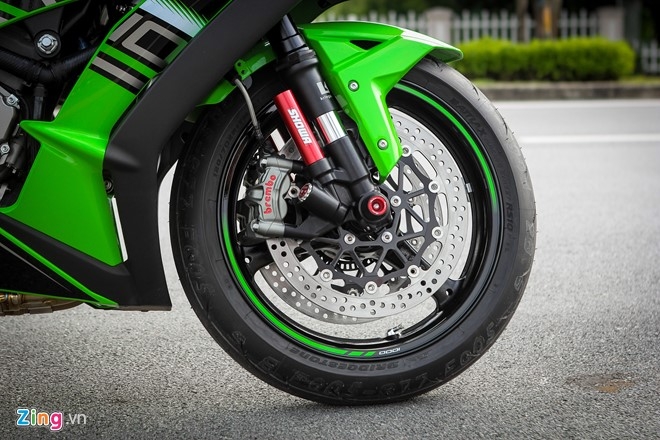 Kawasaki ZX-10R 2016 dau tien tai Ha Noi gia hon 500 trieu hinh anh 6