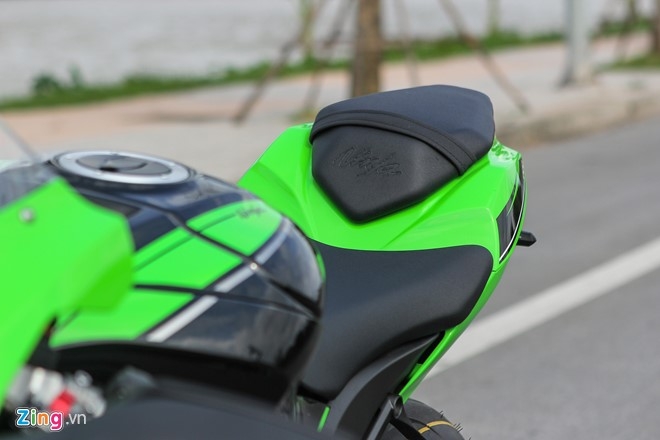 Kawasaki ZX-10R 2016 dau tien tai Ha Noi gia hon 500 trieu hinh anh 7