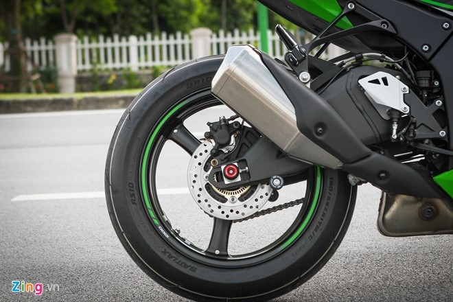 Kawasaki ZX-10R 2016 dau tien tai Ha Noi gia hon 500 trieu hinh anh 8