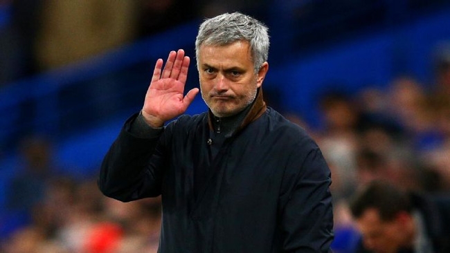 Mourinho đến Man Utd để trả thù Chelsea - Ảnh 2.