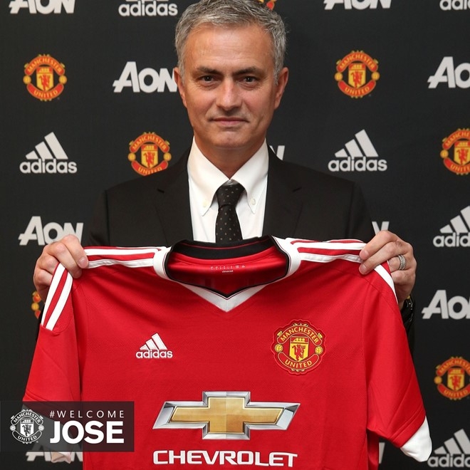 Mourinho ra mat Old Trafford: 'Dan dat MU la mot dac an' hinh anh 1