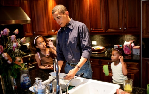 obama-lam-cha-trong-nha-trang-nhu-the-nao-2