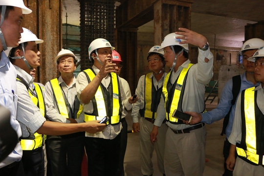  Bí thư Thăng thị sát hầm B1 gói thầu 1B, dự án metro số 1 Bếnh Thành - Suối Tiên 