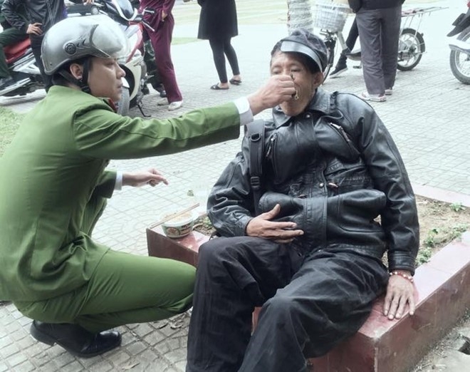 Nhung khoanh khac di vao long nguoi cua chien si cong an hinh anh 2