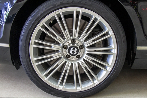 bentley-continental-flying-luot-gia-3-9-ty-dong-3
