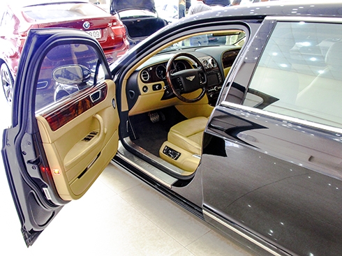 bentley-continental-flying-luot-gia-3-9-ty-dong-5