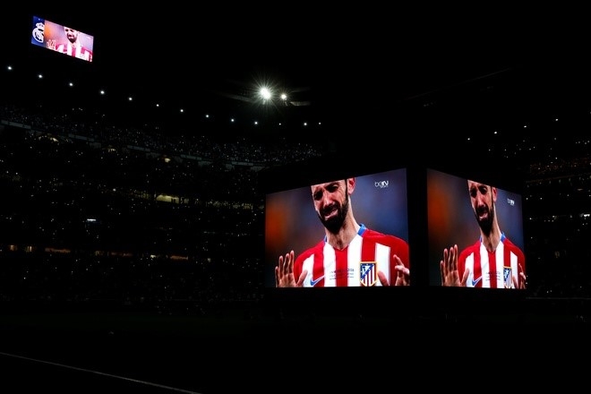 Juanfran cui rap nguoi ta loi voi CDV hinh anh 1