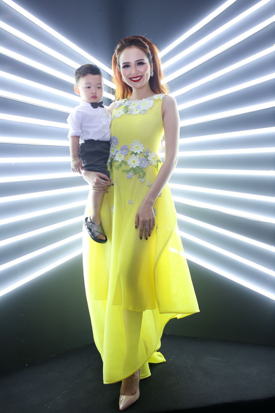 10 bo vay da hoi dep nhat su kien tuan qua hinh anh 8