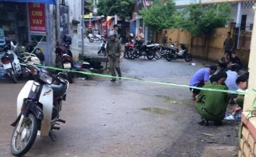 Pho cong an phuong bi ban khi vay bat nghi pham hinh anh 1