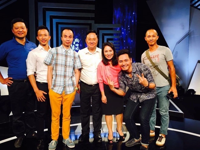 Tu chuyen MC Phan Anh den van hoa like, share tren Facebook hinh anh 1