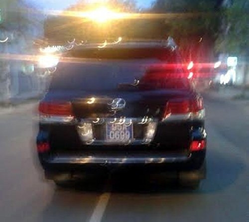 xe hop tu nhung lai gan... bien xanh hinh anh 1