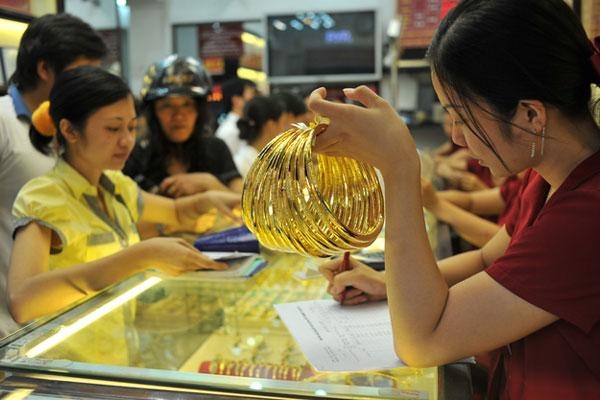 Cảnh báo, giá vàng, tăng giá, lãi suất, tiền gửi, FED, dự báo, vàng trong nước, ngân hàng